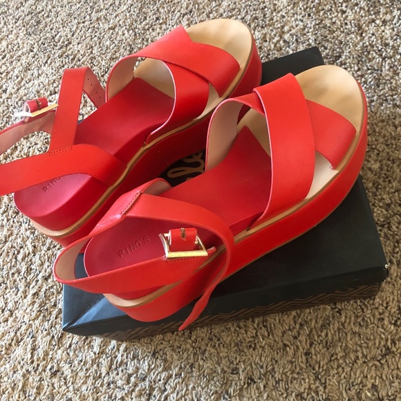 Red leather sandals ( Italian brand) - Picture 2 of 4